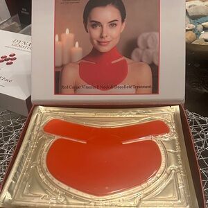 Red Caviar Vitamin E & Décolleté Neck Treatment